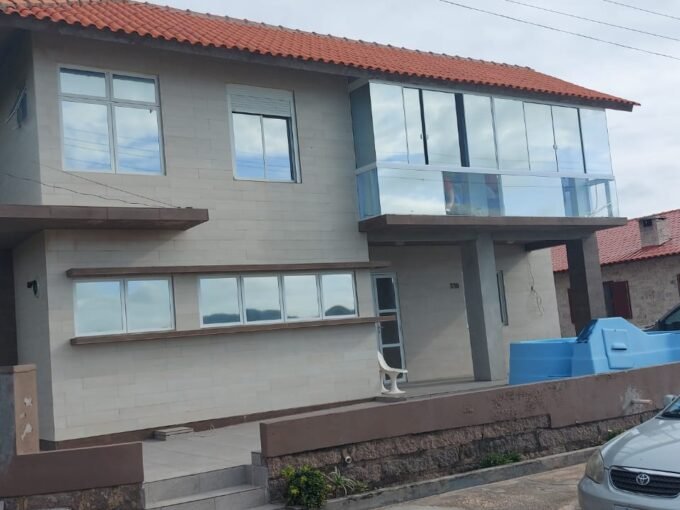 Complexo Residencial Exclusivo na Praia da Tereza – 570 m² de Área Construída