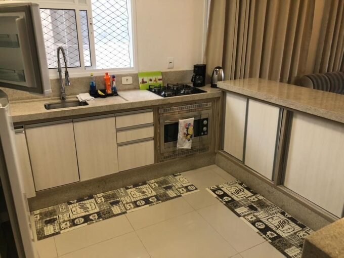 Apartamento com 2 quartos, 2 vagas de garagem e área de lazer