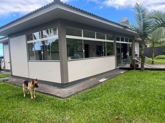 Imóvel Misto em Imarui – Residência de Alto Padrão e Galpão Comercial